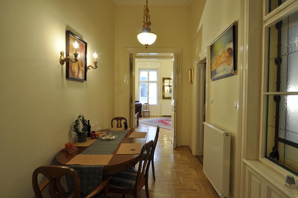 Appartamento Charming Art Deco Flat Budapest Camera foto