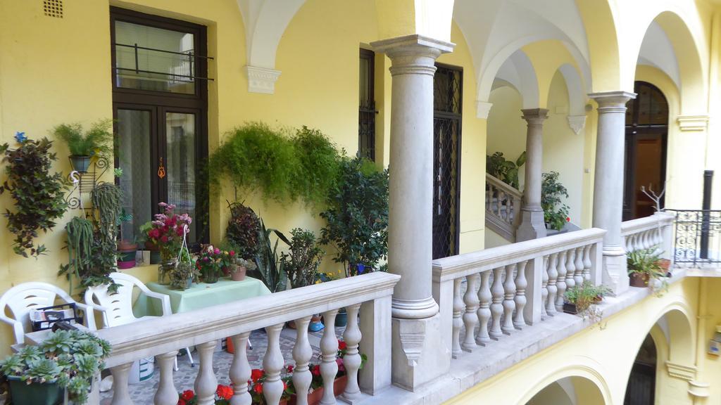 Appartamento Charming Art Deco Flat Budapest Camera foto